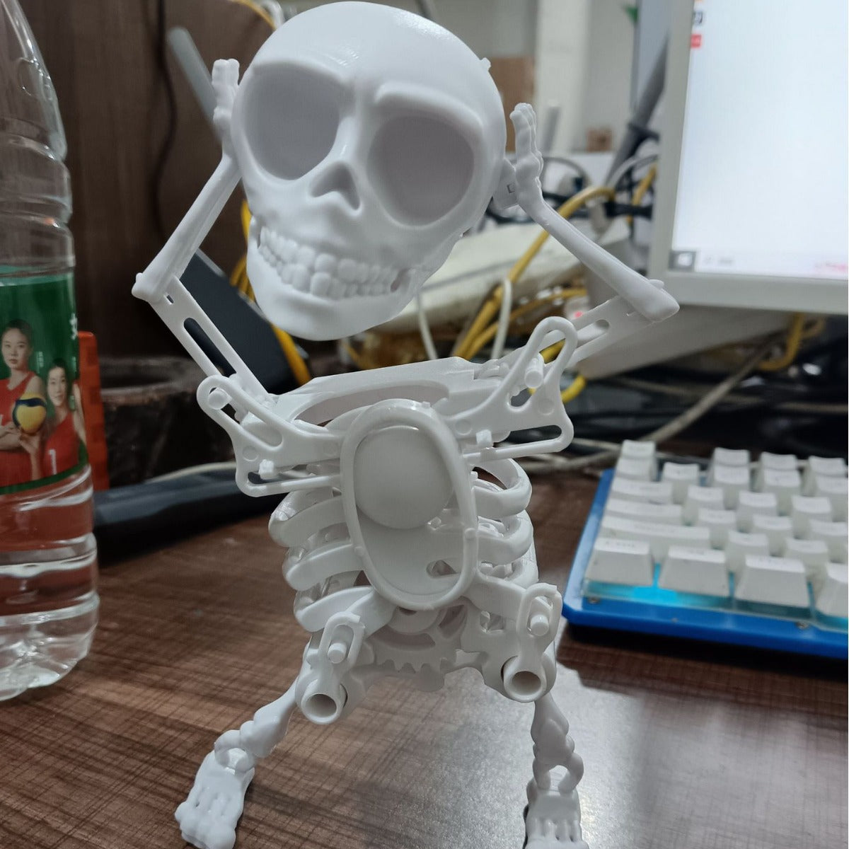 Dancing and Swinging 3D Skull Toy eprolo